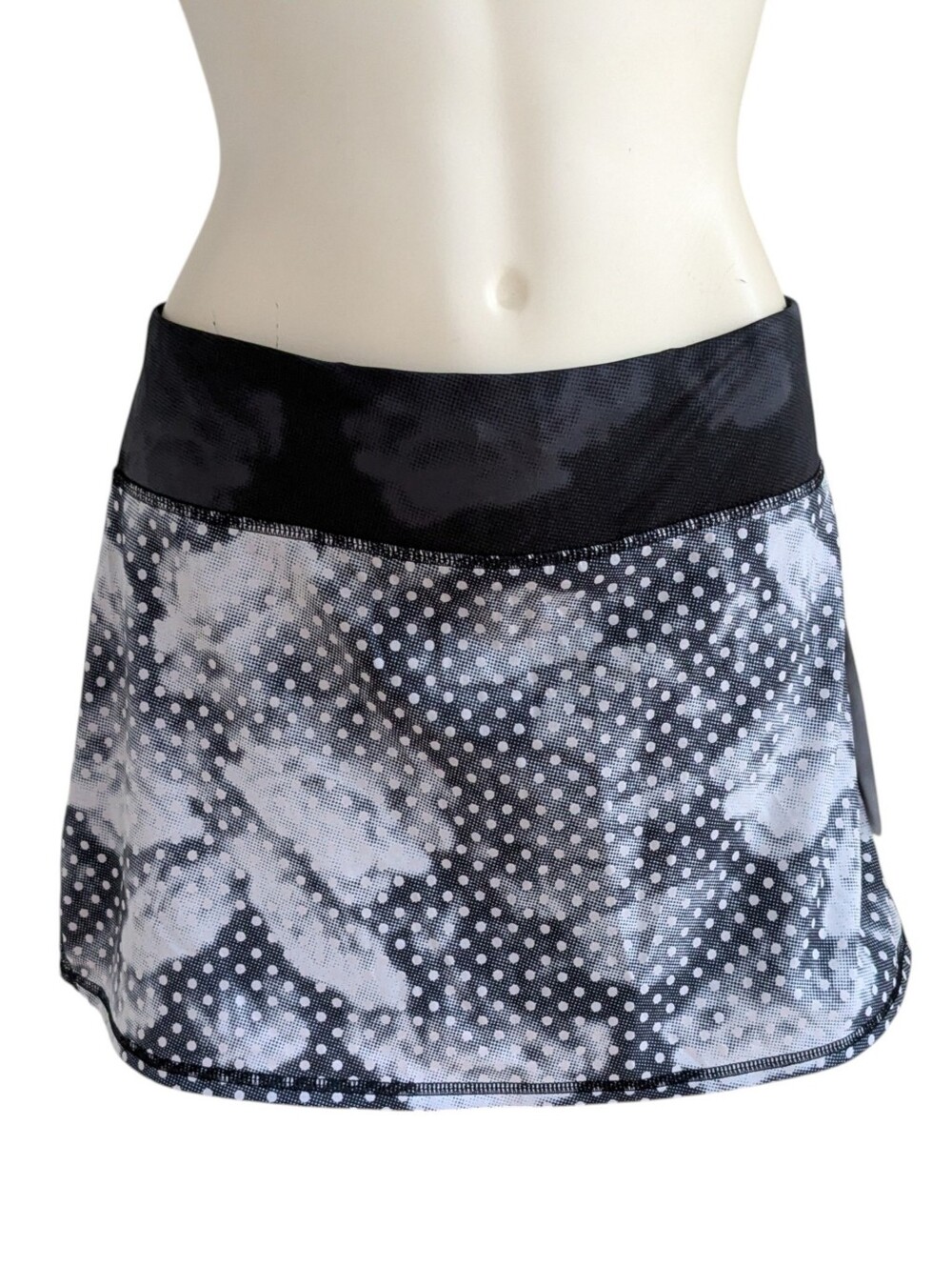 Lululemon Pace Setter Skirt Dream Rose Print Size 8
